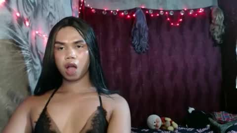 queenpinayebony_xx online show from 16, 5, 2026