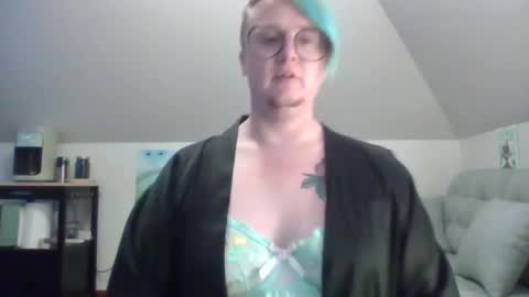 Snapshot of queerlyjaz chatting on 30, 9, 2025 queerlyjaz online show from 30, 9, 2025