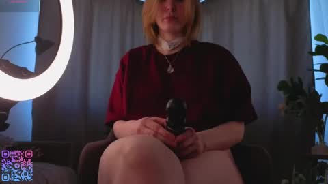 Teri  My favorite vibes 77 101 222 666 online show from 27, 5, 2026