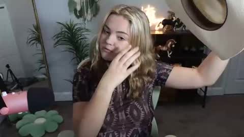 Bri online show from 28, 10, 2025