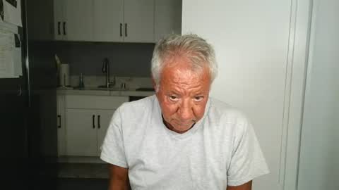 Snapshot of quest_one chatting on 23, 6, 2026 Jim online show from 23, 6, 2026