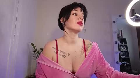 quiet_smile online show from 23, 11, 2025