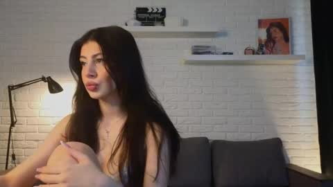 Snapshot of qwelbi chatting on 24, 5, 2026 kiri online show from 24, 5, 2026