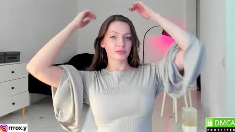 Snapshot of r00xvel chatting on 4, 10, 2025 r00xvel online show from 4, 10, 2025