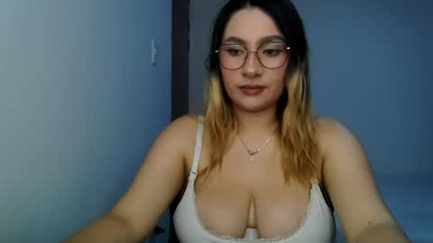 Snapshot of racchell_g22 chatting on 9, 7, 2026 Racchell g22 online show from 9, 7, 2026