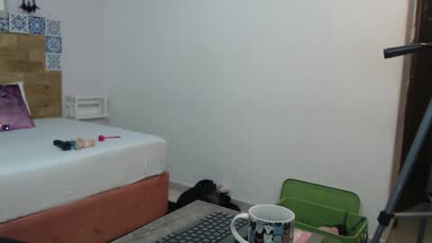 Snapshot of racheel_moore chatting on 23, 10, 2025 rachel online show from 23, 10, 2025