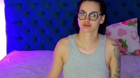 sweet peach online show from 24, 10, 2025