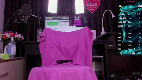 Laura online show from 6, 12, 2024