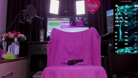 Laura online show from 7, 12, 2024