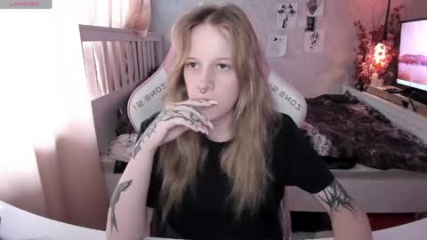 Snapshot of rapunzel_cute chatting on 1, 6, 2026 Rapunzel online show from 1, 6, 2026