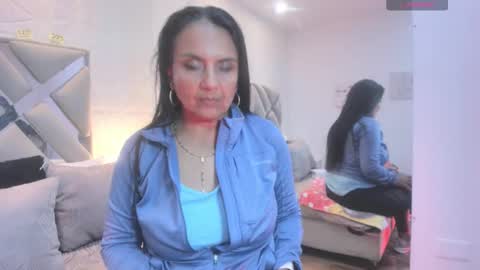 Raquel Moore  online show from 30, 9, 2025