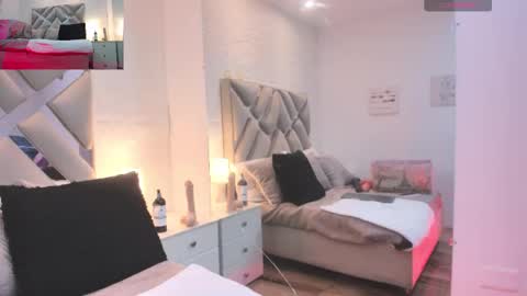 Raquel Moore  online show from 3, 10, 2025