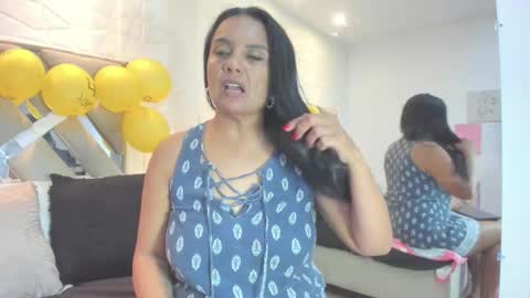 Raquel Moore  online show from 5, 1, 2026