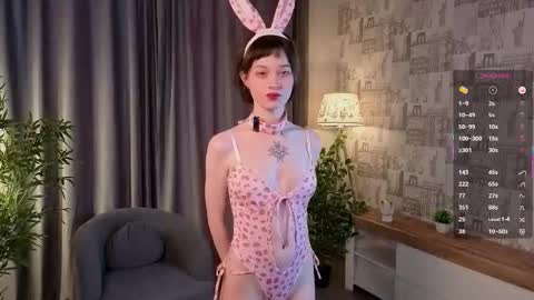 Nicole online show from 17, 10, 2025