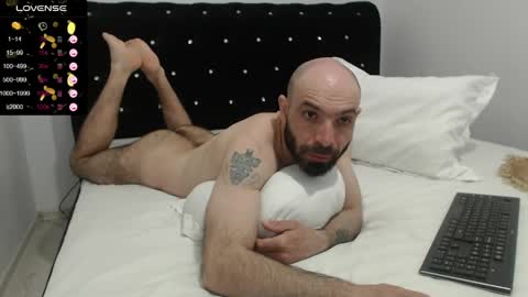RaulWildBoy27 online show from 19, 4, 2026