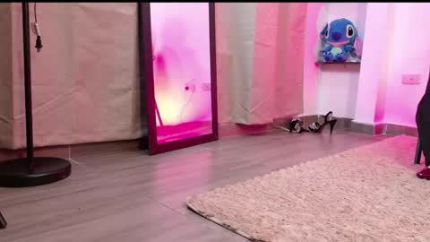   online show from 13, 4, 2026