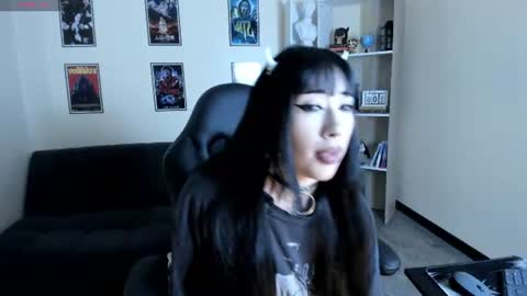 ravenelle_ online show from 12, 7, 2026