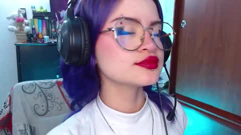 Snapshot of raventh_ chatting on 22, 10, 2025 raventh_ online show from 22, 10, 2025