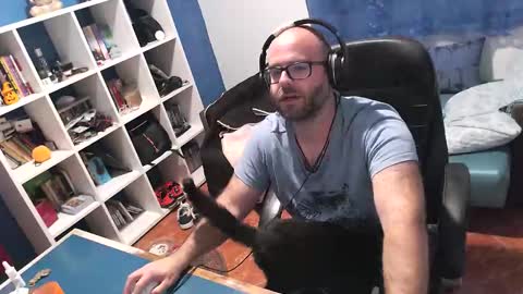 ravingr3d3 online show from 27, 10, 2025