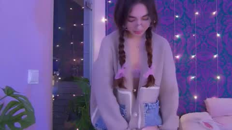 Lillian online show from 14, 11, 2025