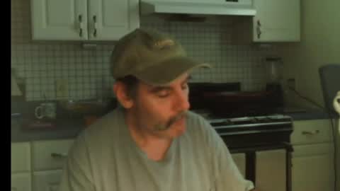 Snapshot of raylene4u2 chatting on 4, 7, 2026 Ray online show from 4, 7, 2026