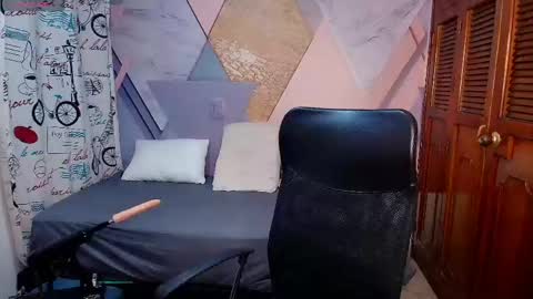 raylin_escobar online show from 2, 5, 2026