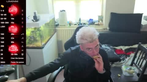 Snapshot of rayzel31 chatting on 22, 4, 2026 Rayzel online show from 22, 4, 2026