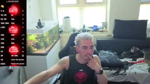 Snapshot of rayzel31 chatting on 30, 4, 2026 Rayzel online show from 30, 4, 2026