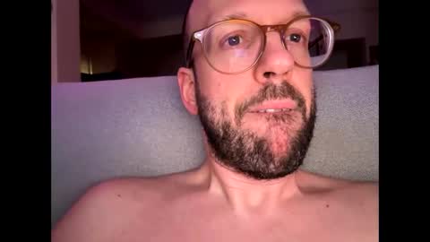 HugeSecret online show from 21, 4, 2026