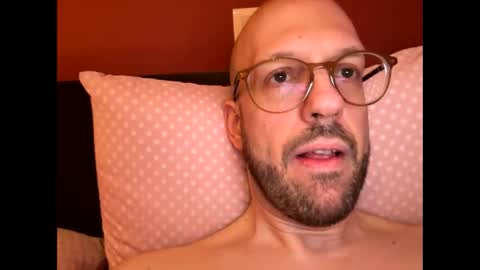 HugeSecret online show from 12, 5, 2026
