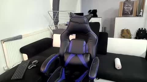 Snapshot of reallyman7 chatting on 10, 9, 2025 Ask me online show from 10, 9, 2025