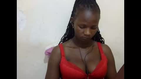 Snapshot of realqueen_ chatting on 5, 3, 2025 queen online show from 5, 3, 2025