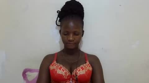 Snapshot of realqueen_ chatting on 7, 3, 2025 queen online show from 7, 3, 2025