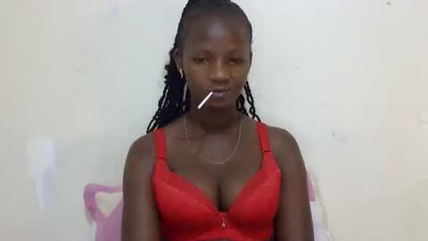 Snapshot of realqueen_ chatting on 7, 3, 2025 queen online show from 7, 3, 2025