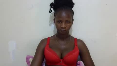 Snapshot of realqueen_ chatting on 7, 3, 2025 queen online show from 7, 3, 2025