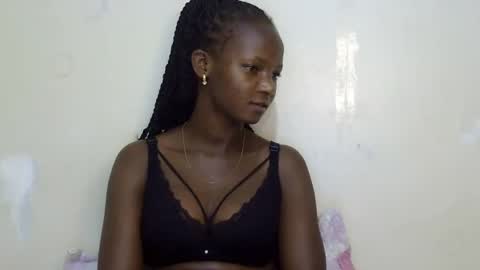 Snapshot of realqueen_ chatting on 8, 3, 2025 queen online show from 8, 3, 2025