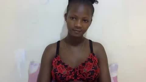 Snapshot of realqueen_ chatting on 10, 3, 2025 queen online show from 10, 3, 2025