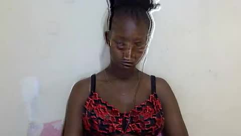 Snapshot of realqueen_ chatting on 10, 3, 2025 queen online show from 10, 3, 2025