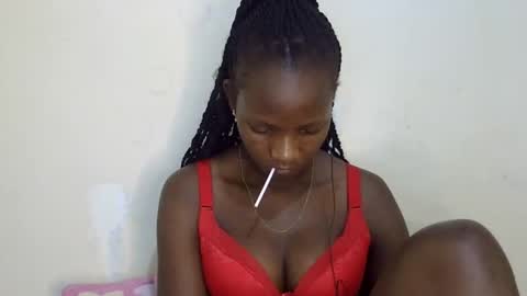 Snapshot of realqueen_ chatting on 11, 3, 2025 queen online show from 11, 3, 2025