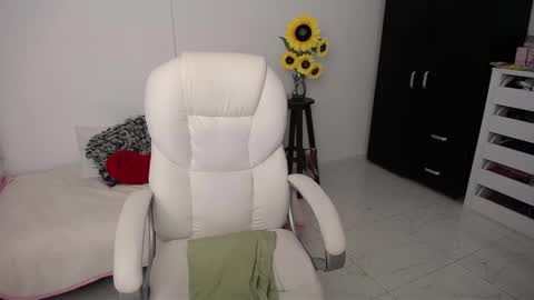 REBECA online show from 10, 1, 2025