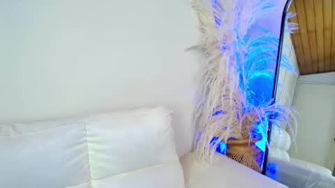 Rebeca Williams online show from 18, 2, 2025