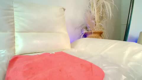 Rebeca Williams online show from 27, 2, 2025