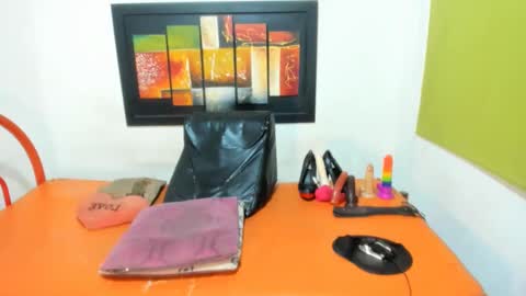 rebecabanks online show from 23, 1, 2025