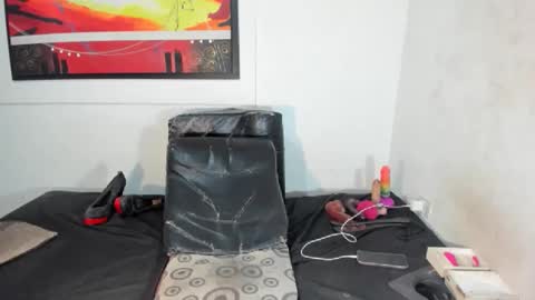 rebecabanks online show from 11, 4, 2026