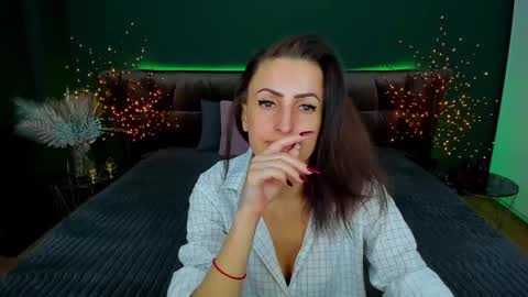 rebecca_diamonds online show from 18, 2, 2025