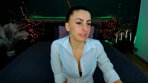 rebecca_diamonds online show from 11, 3, 2026