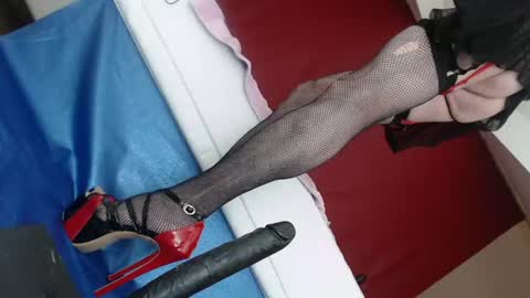 Rebeccalachaude online show from 15, 2, 2025