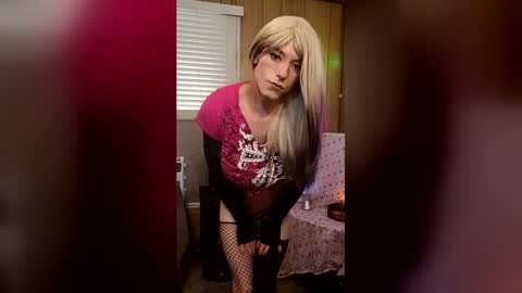 rebeckaloves online show from 25, 7, 2026