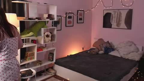 Snapshot of rebekka_den chatting on 28, 2, 2026 Lylu online show from 28, 2, 2026