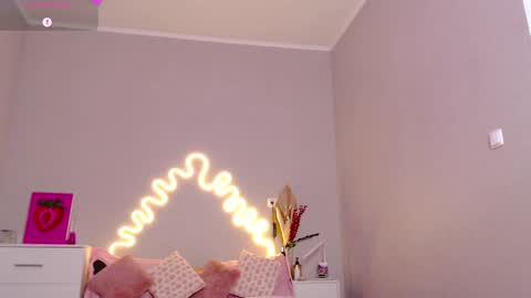 red__candy online show from 6, 12, 2024